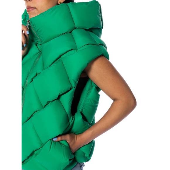 Azalea Wang Braided Puffer Vest, NEW - Picture 6 of 6